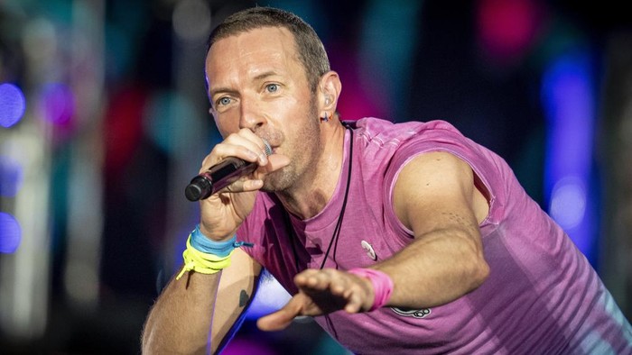 Kisah Chris Martin Pernah Jaga Supermarket dan Dituduh Maling