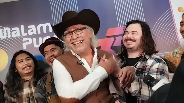 Iwan Fals Nikmati Kolaborasi Bareng Musisi Era 2000an, Panaskan Panggung HUT SCTV 35
